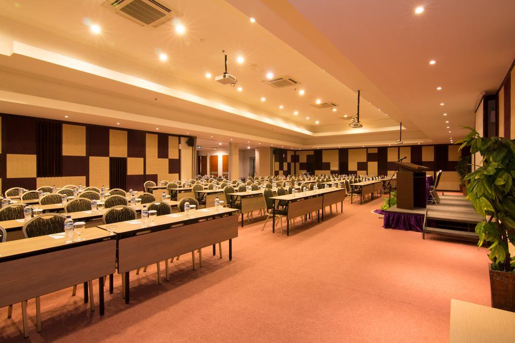 Kuta Central Park Hotel Kuta Lombok Exterior foto